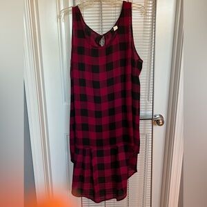 Black and maroon high-low tank blouse